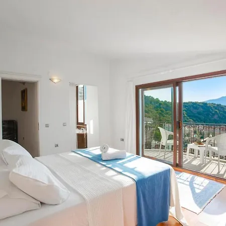 Superb Villa With Private Pool And Excellent View Near Beach In Kas וילה קס