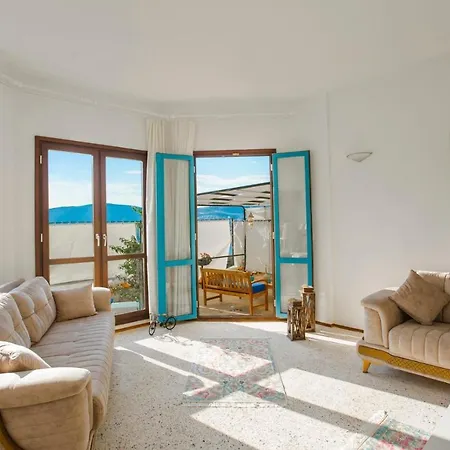 Superb Villa With Private Pool And Excellent View Near Beach In Kas *