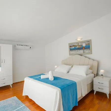 Superb Villa With Private Pool And Excellent View Near Beach In Kas וילה קס